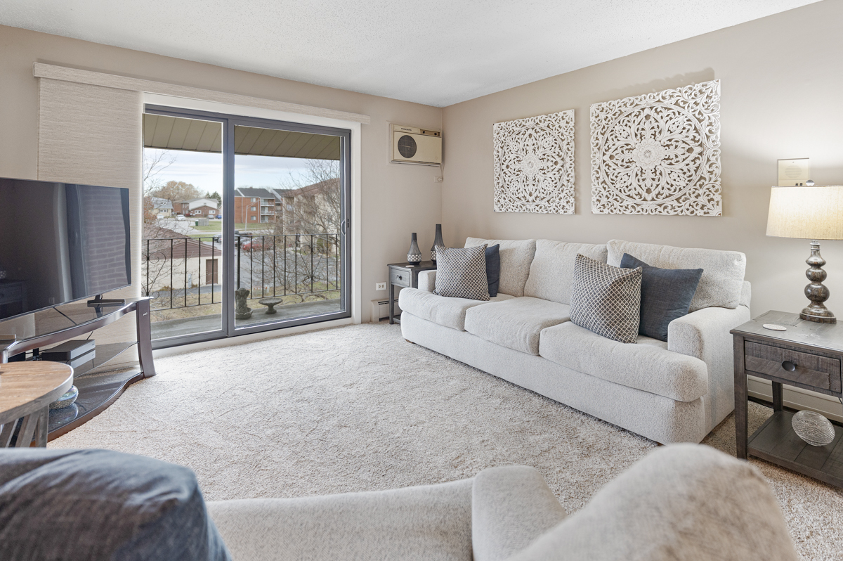 9860 W 153rd Street #312, Orland Park, IL 60462