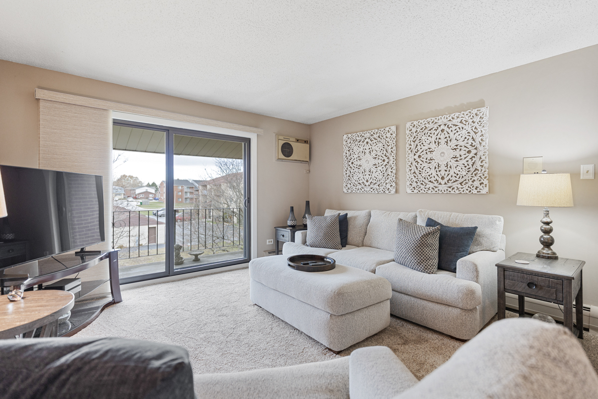 9860 W 153rd Street #312, Orland Park, IL 60462