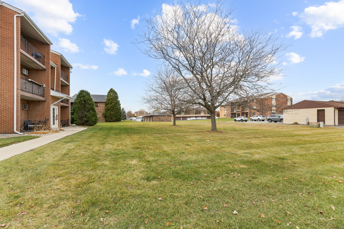 9860 W 153rd Street #312, Orland Park, IL 60462
