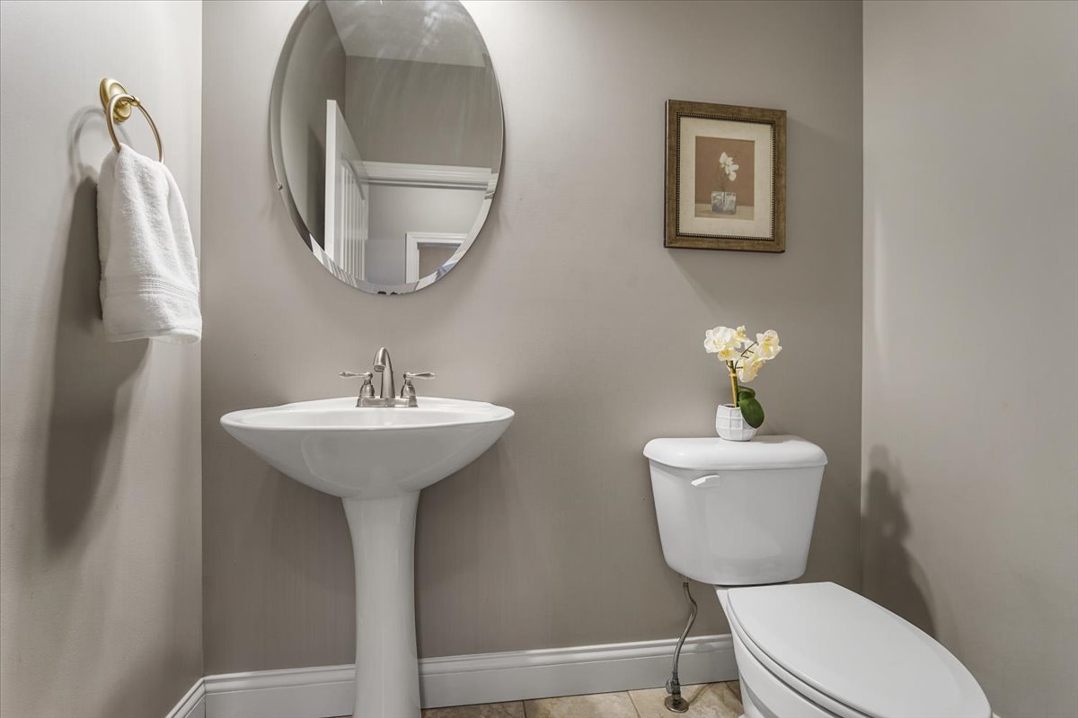 1525 Stoneroller Circle, Bloomington, IL 61705