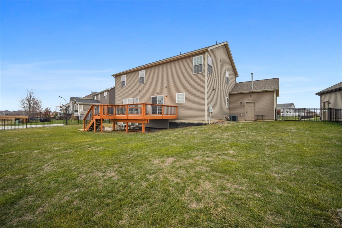 1525 Stoneroller Circle, Bloomington, IL 61705