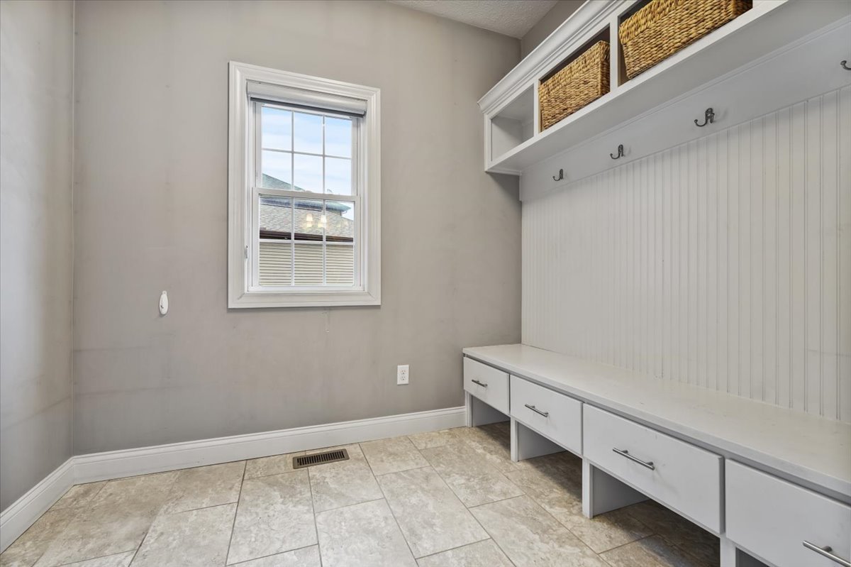 1525 Stoneroller Circle, Bloomington, IL 61705