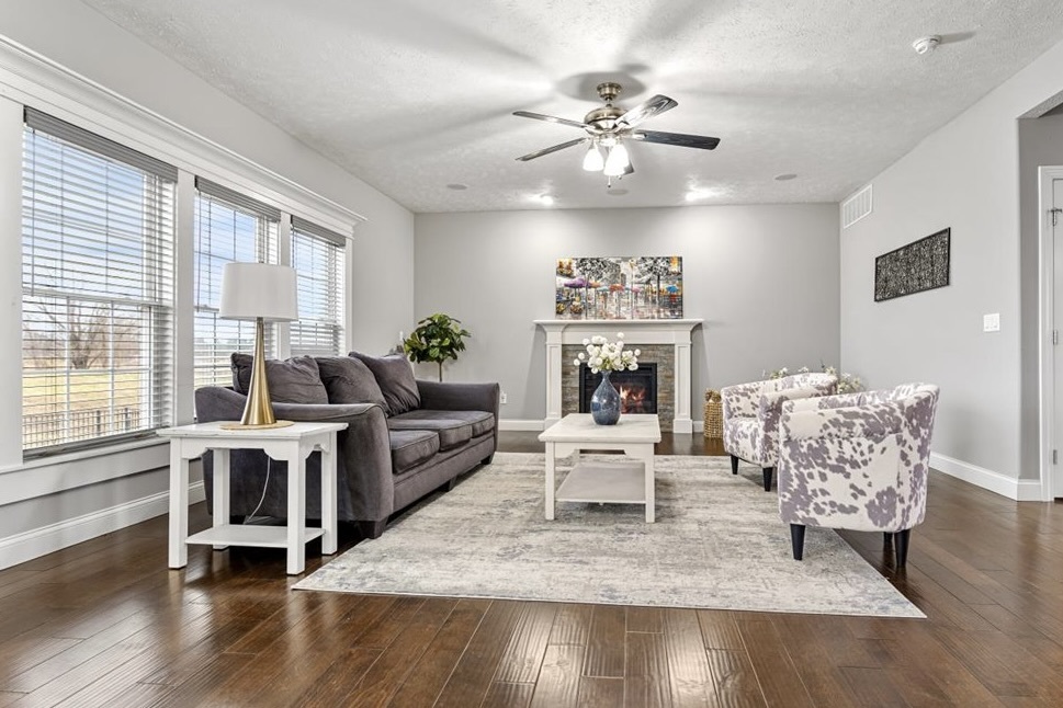 1525 Stoneroller Circle, Bloomington, IL 61705