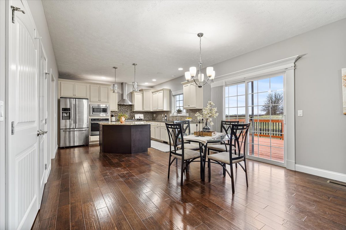 1525 Stoneroller Circle, Bloomington, IL 61705