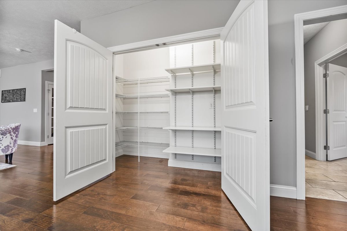 1525 Stoneroller Circle, Bloomington, IL 61705