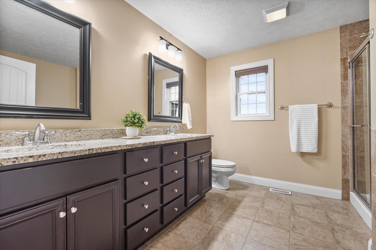 1525 Stoneroller Circle, Bloomington, IL 61705