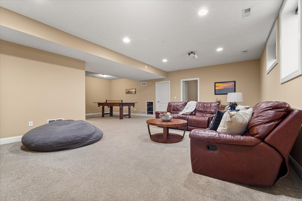 1525 Stoneroller Circle, Bloomington, IL 61705