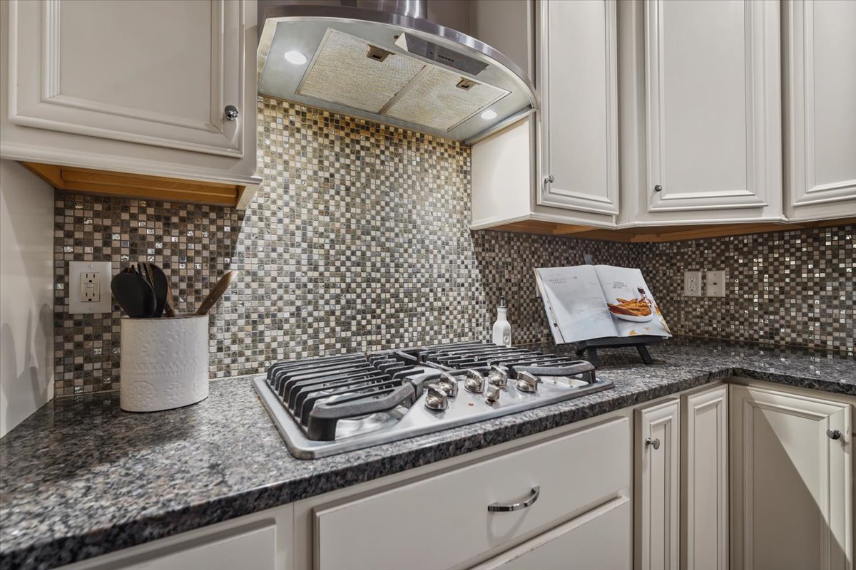 1525 Stoneroller Circle, Bloomington, IL 61705