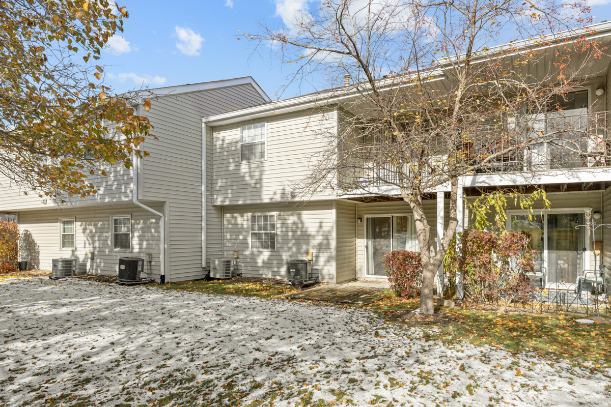 40 Victoria Lane #G, Streamwood, IL 60107