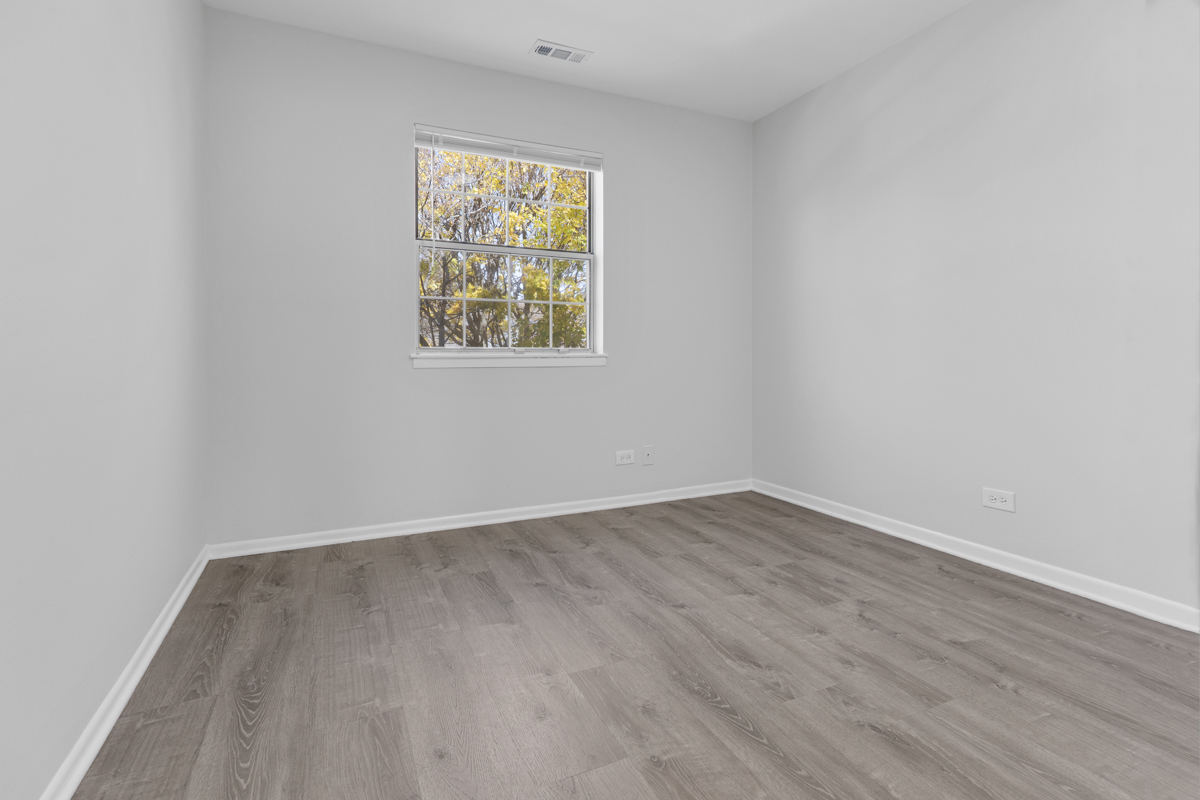 40 Victoria Lane #G, Streamwood, IL 60107