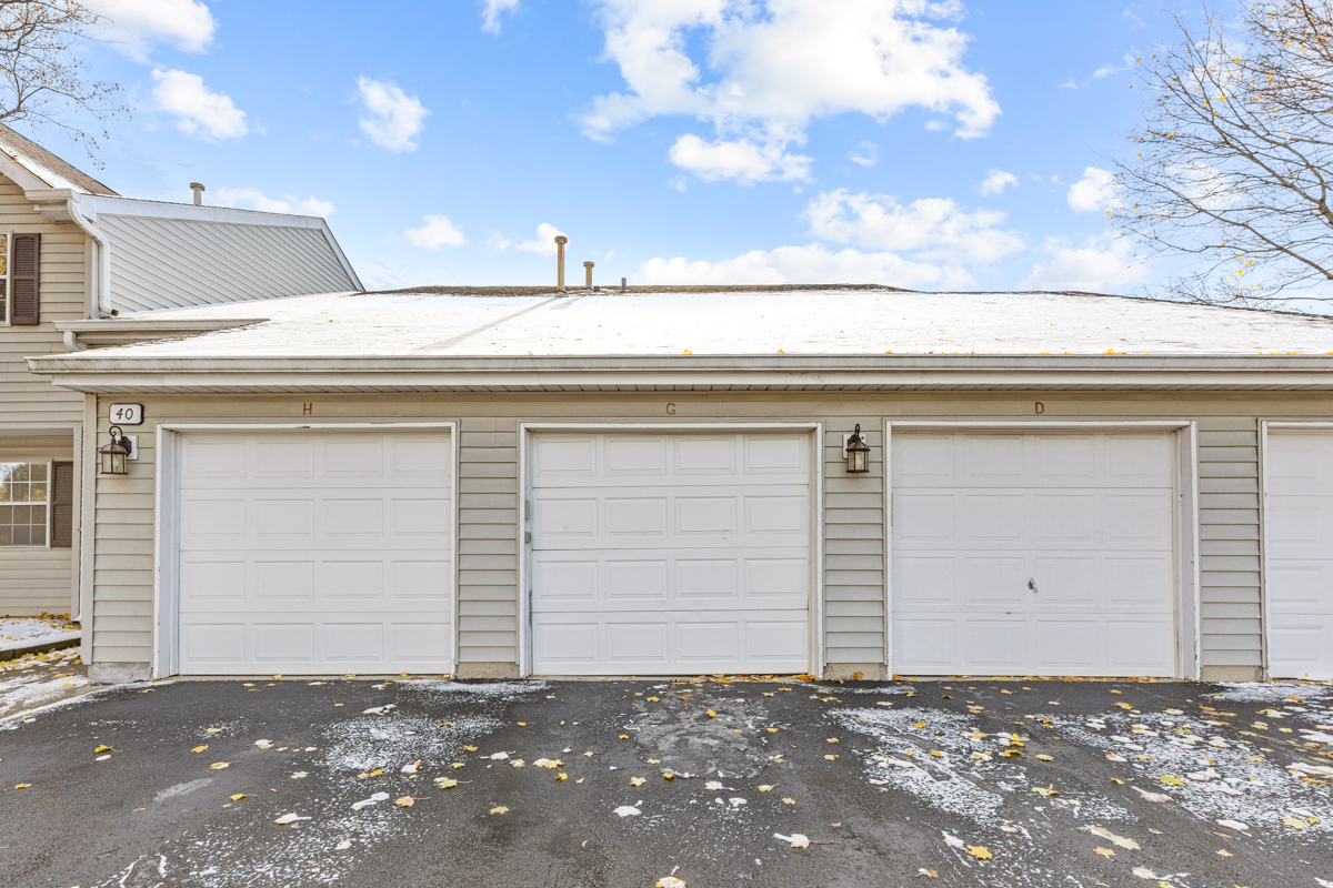 40 Victoria Lane #G, Streamwood, IL 60107