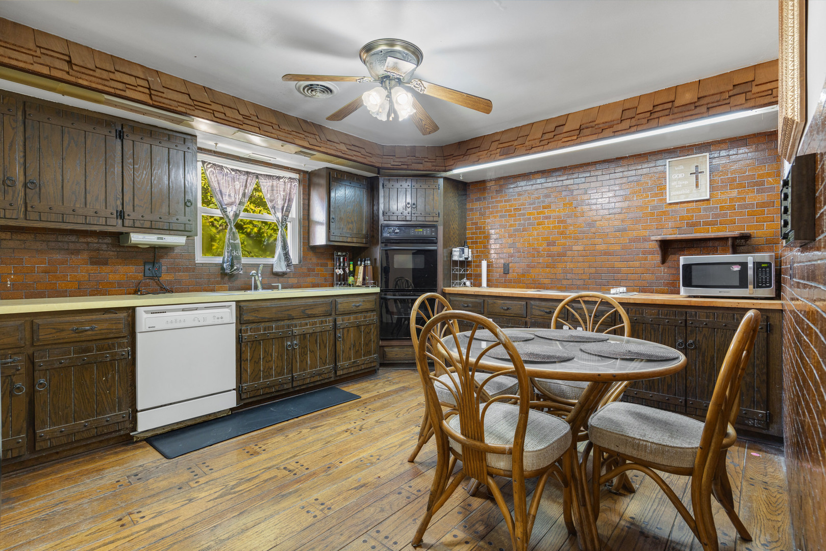 1207 Colorado Avenue, Joliet, IL 60435