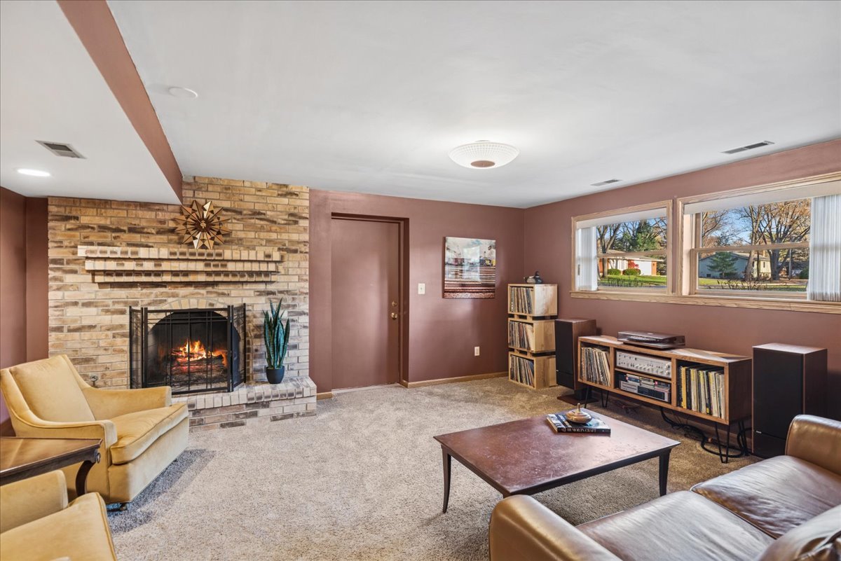 15342 W Clover Lane, Libertyville, IL 60048