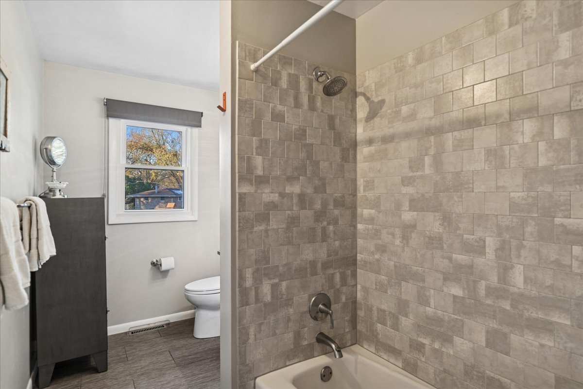 15342 W Clover Lane, Libertyville, IL 60048