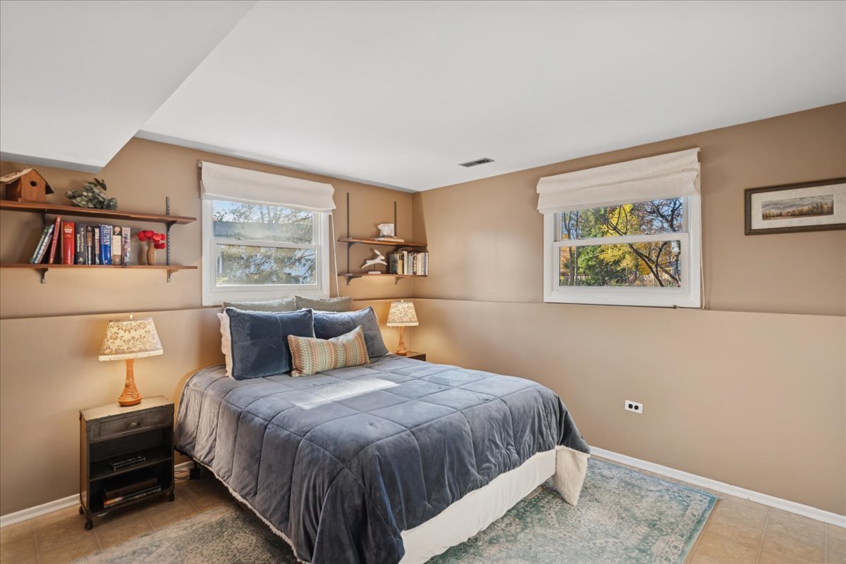 15342 W Clover Lane, Libertyville, IL 60048