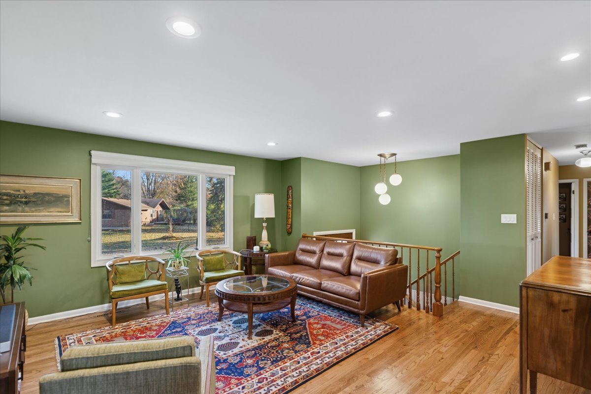 15342 W Clover Lane, Libertyville, IL 60048