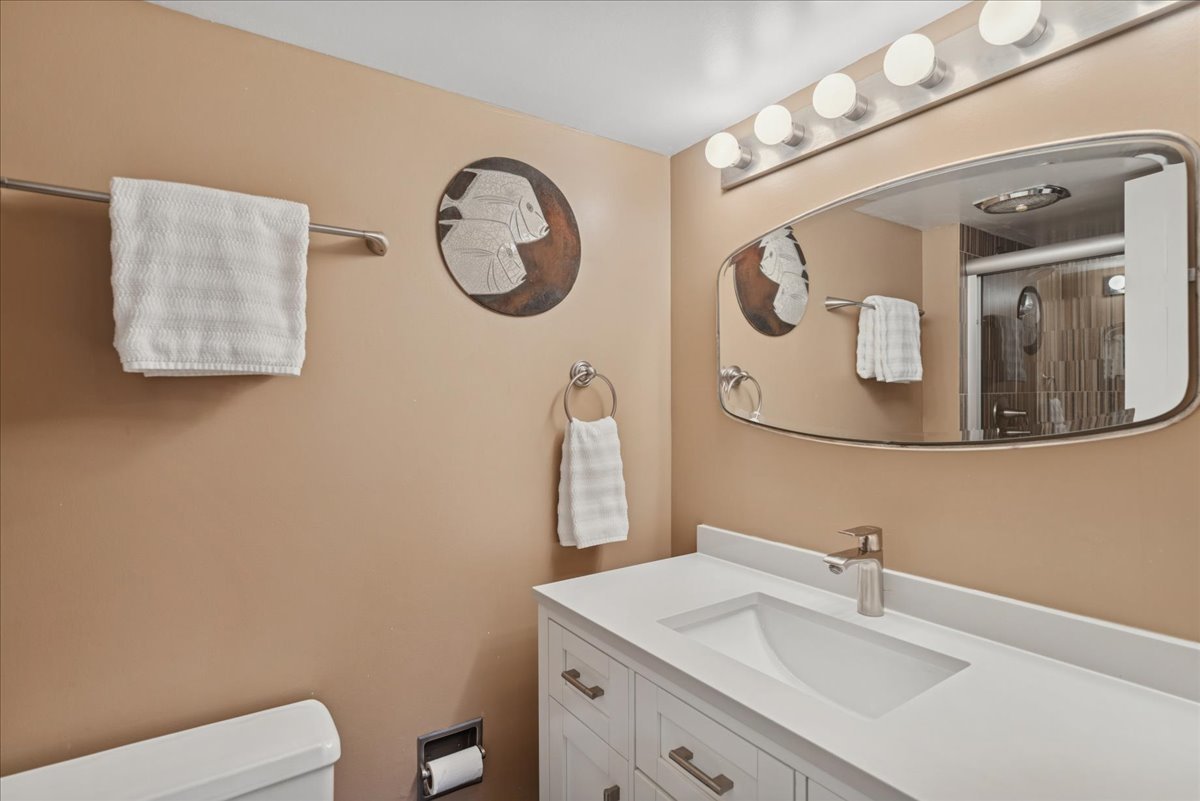 15342 W Clover Lane, Libertyville, IL 60048