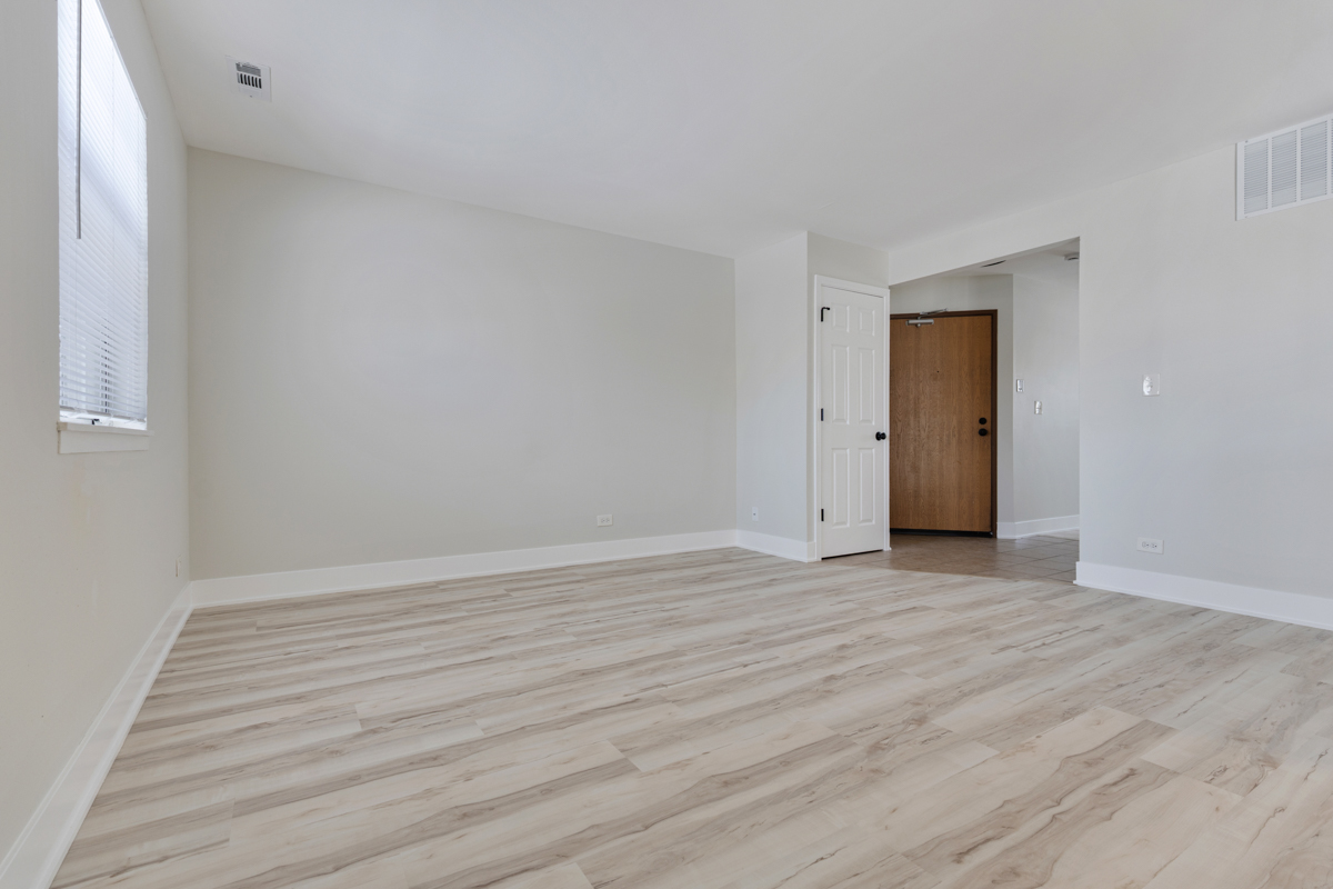 Streamwood, IL 60107