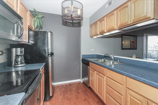 511 Aurora Avenue #416, Naperville, IL 60540