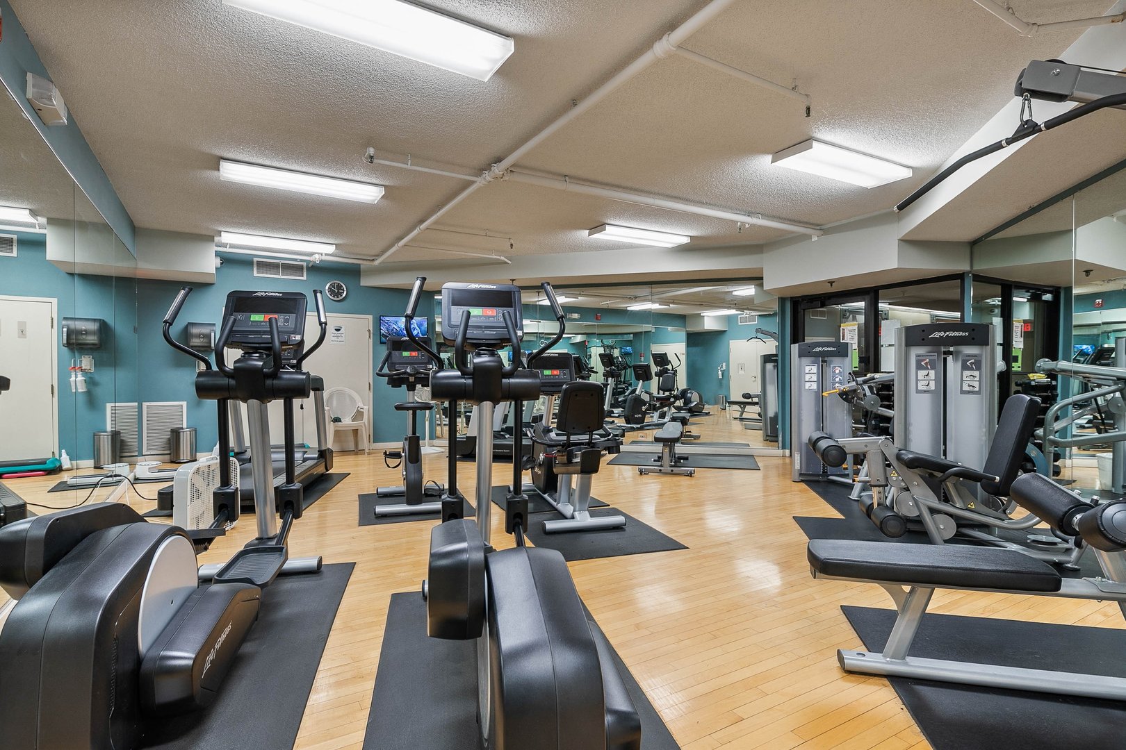 511 Aurora Avenue #416, Naperville, IL 60540