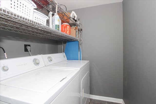 511 Aurora Avenue #416, Naperville, IL 60540