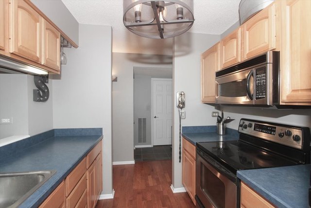 511 Aurora Avenue #416, Naperville, IL 60540