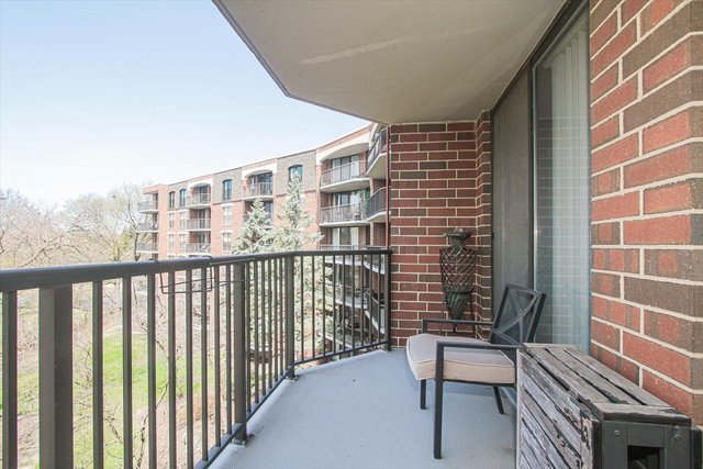 511 Aurora Avenue #416, Naperville, IL 60540