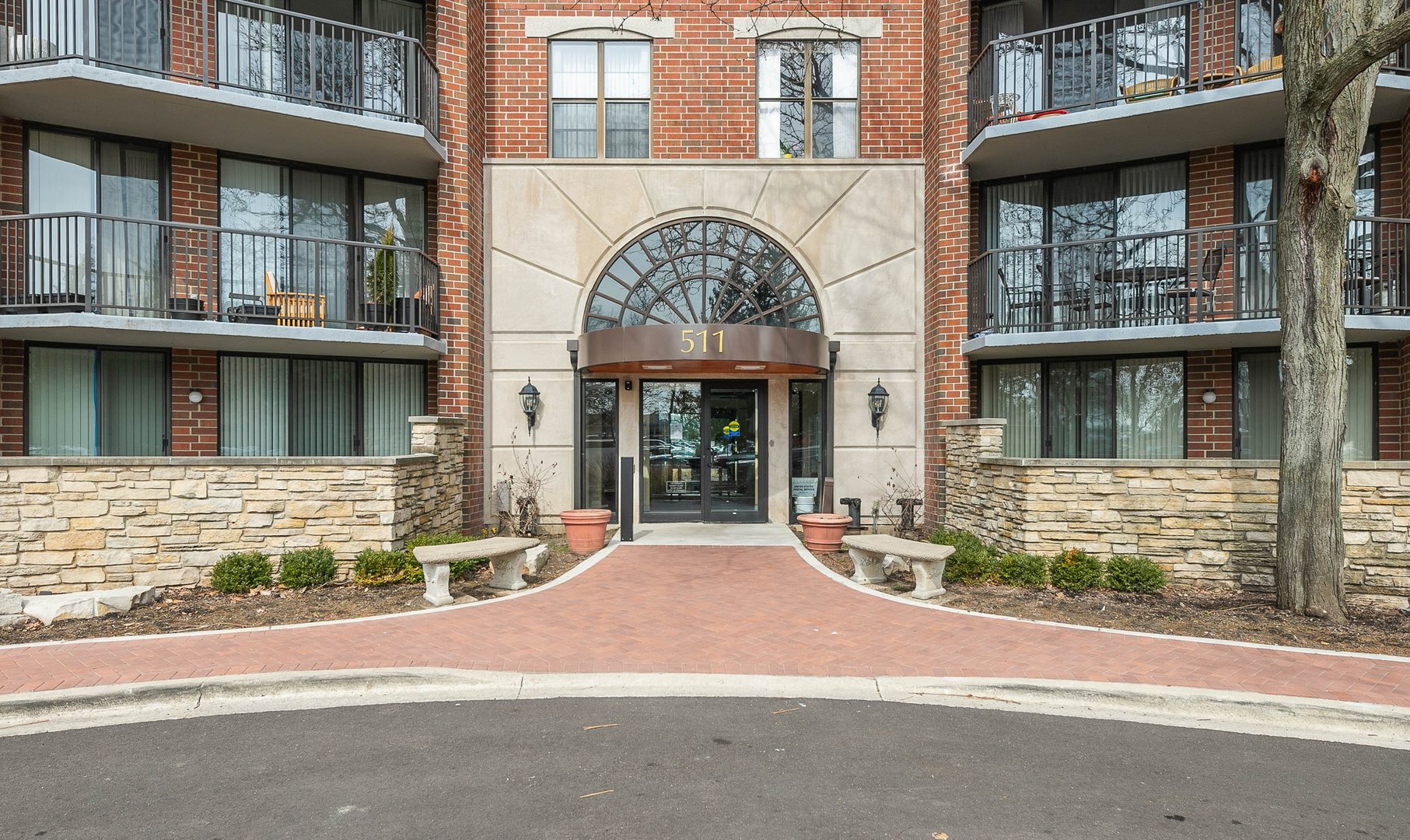 511 Aurora Avenue #416, Naperville, IL 60540