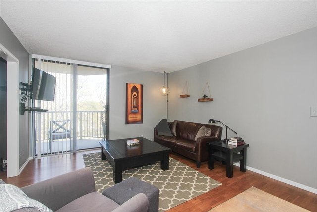 511 Aurora Avenue #416, Naperville, IL 60540