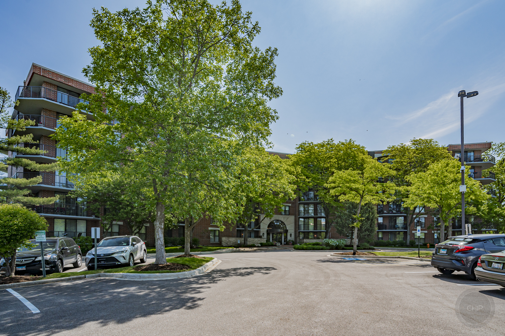 511 Aurora Avenue #416, Naperville, IL 60540