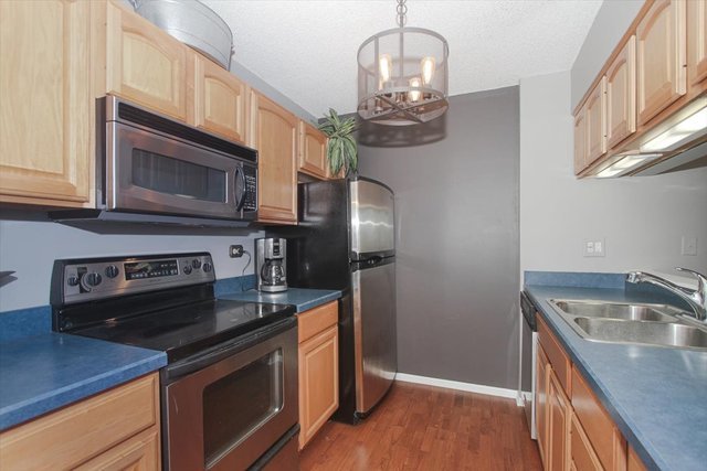 511 Aurora Avenue #416, Naperville, IL 60540