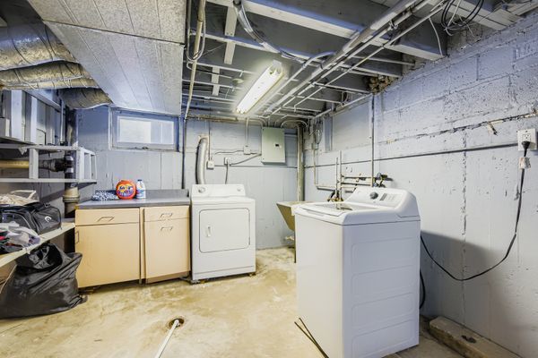 1433 Bristol Avenue, Westchester, IL 60154