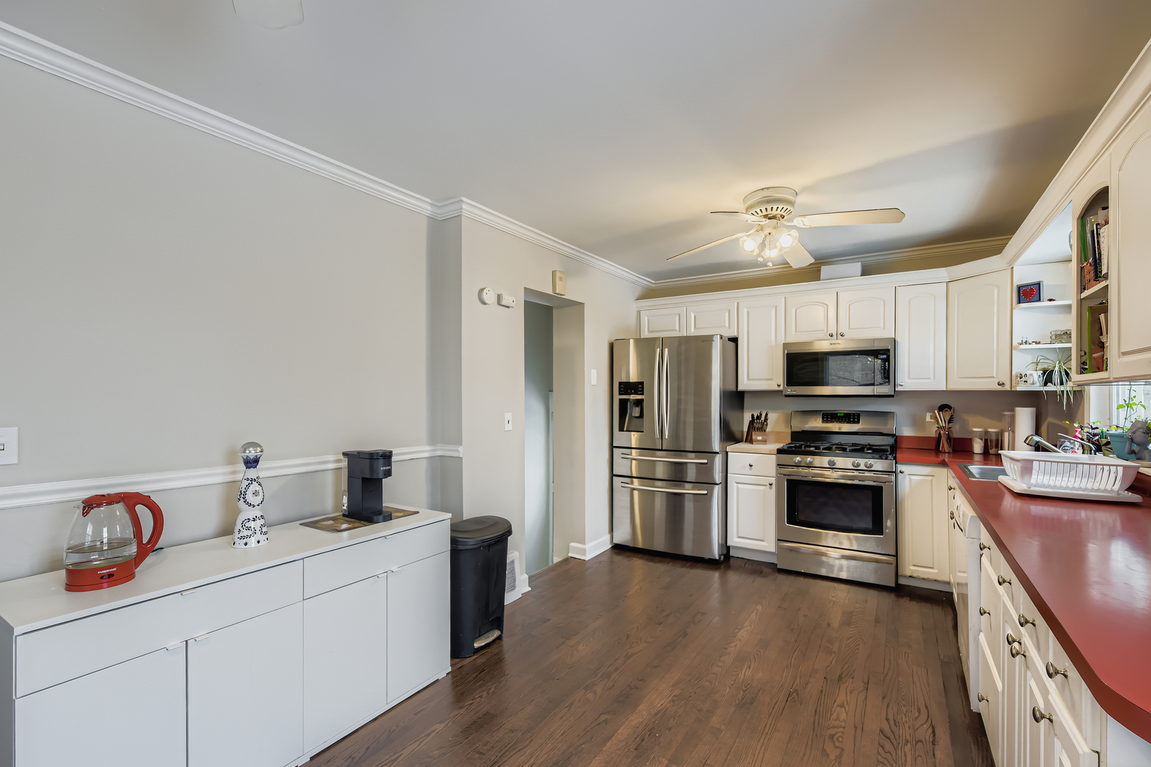 1433 Bristol Avenue, Westchester, IL 60154