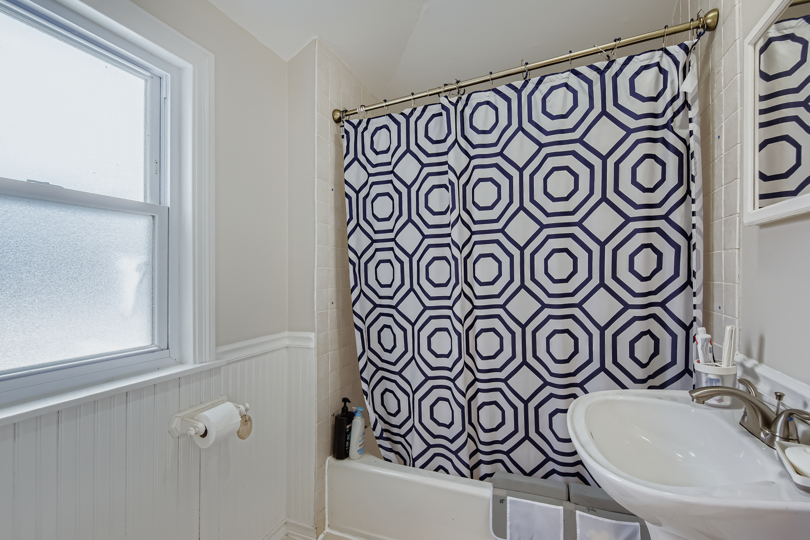 1433 Bristol Avenue, Westchester, IL 60154