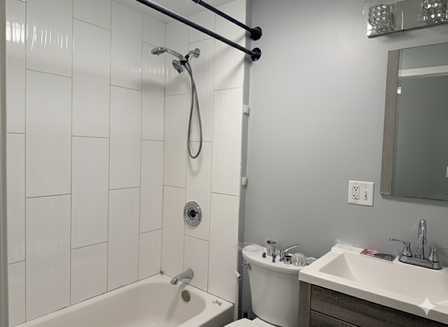 6W Fernwood Drive, Bolingbrook, IL 60440