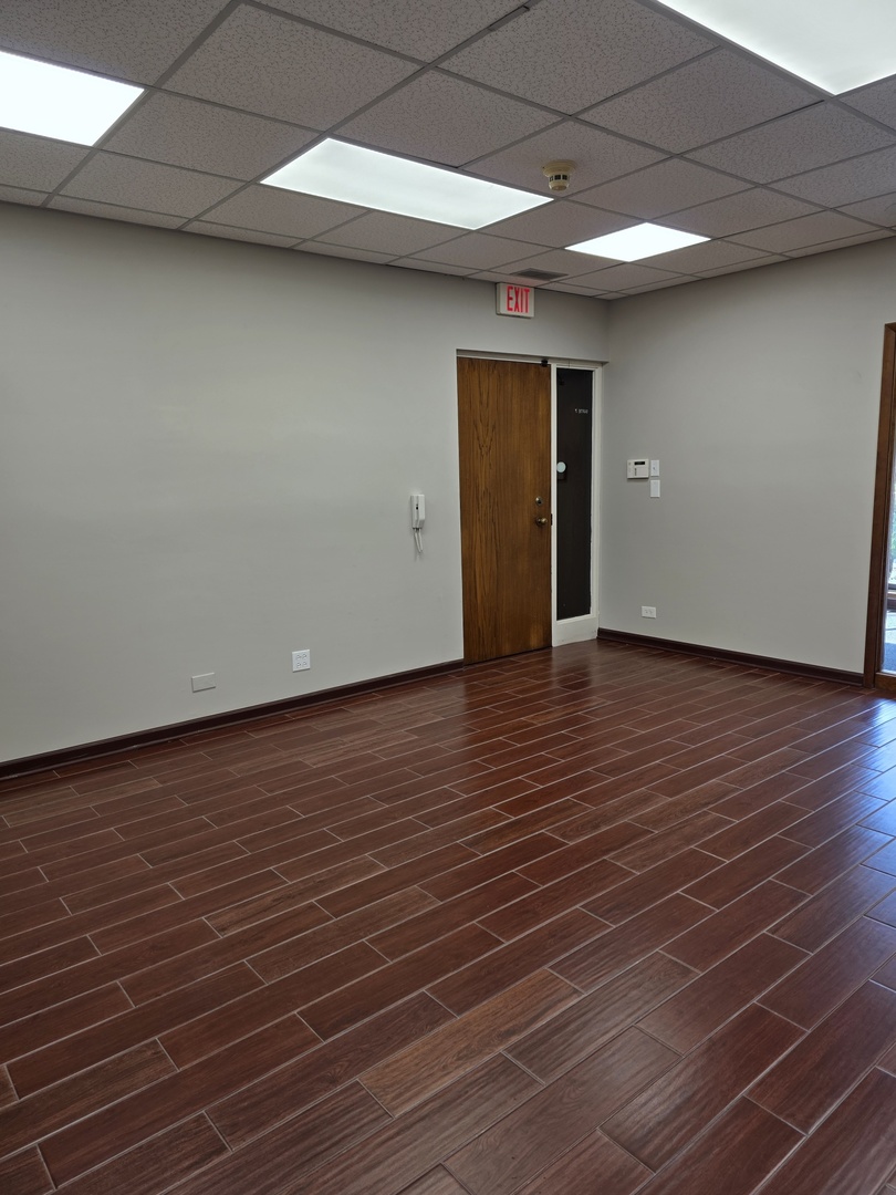 501 W Ogden Avenue #1, Hinsdale, IL 60521