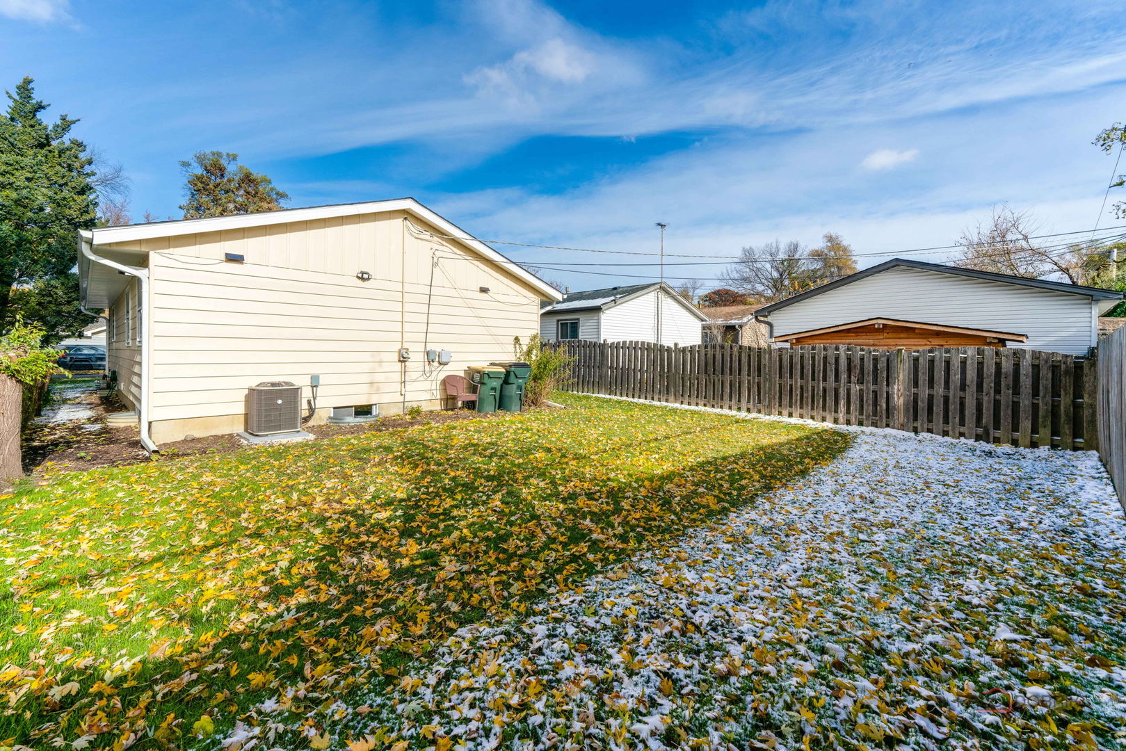 209 E Pineview Drive, Round Lake Park, IL 60073