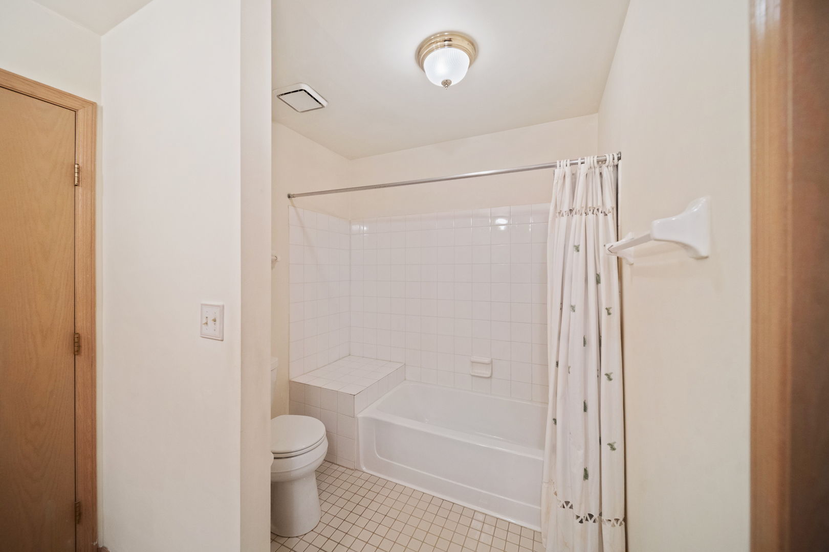 513 Rosebud Drive, Lombard, IL 60148