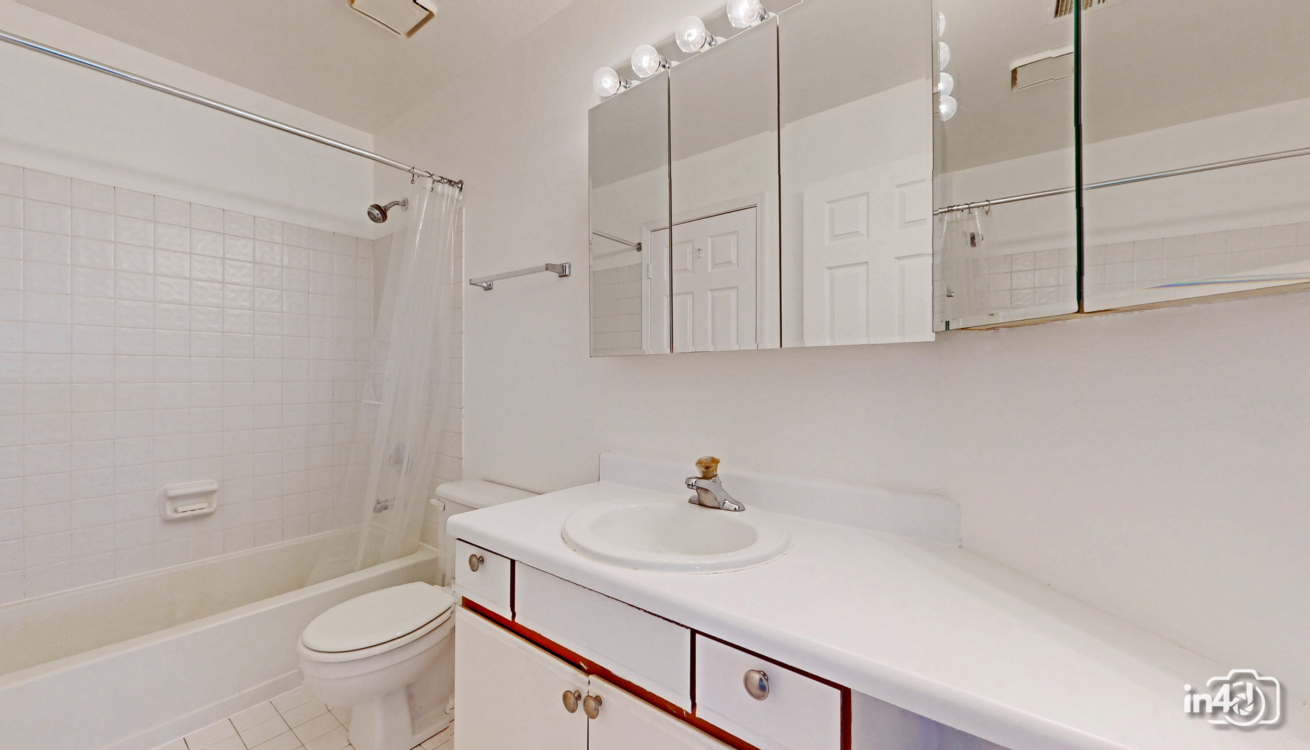 2450 Raleigh Court #2, Schaumburg, IL 60193