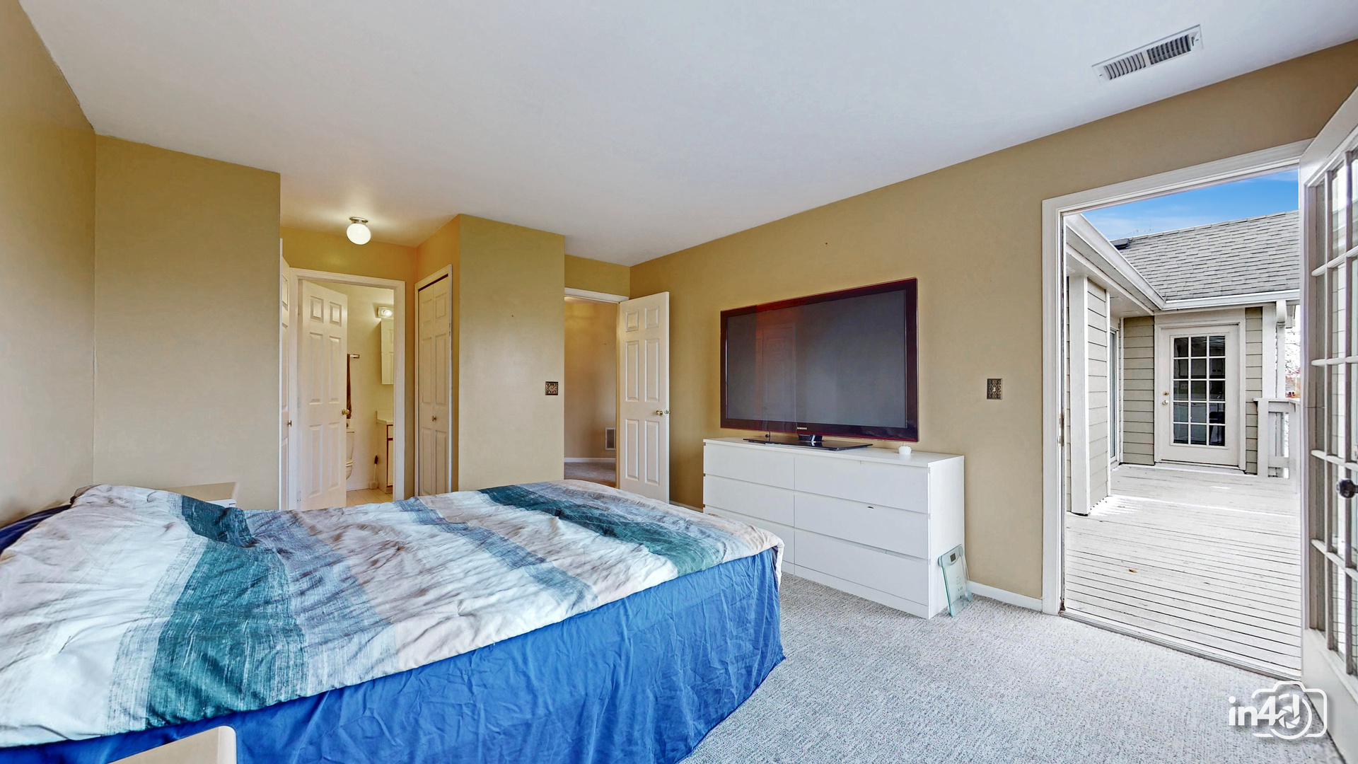 2450 Raleigh Court #2, Schaumburg, IL 60193