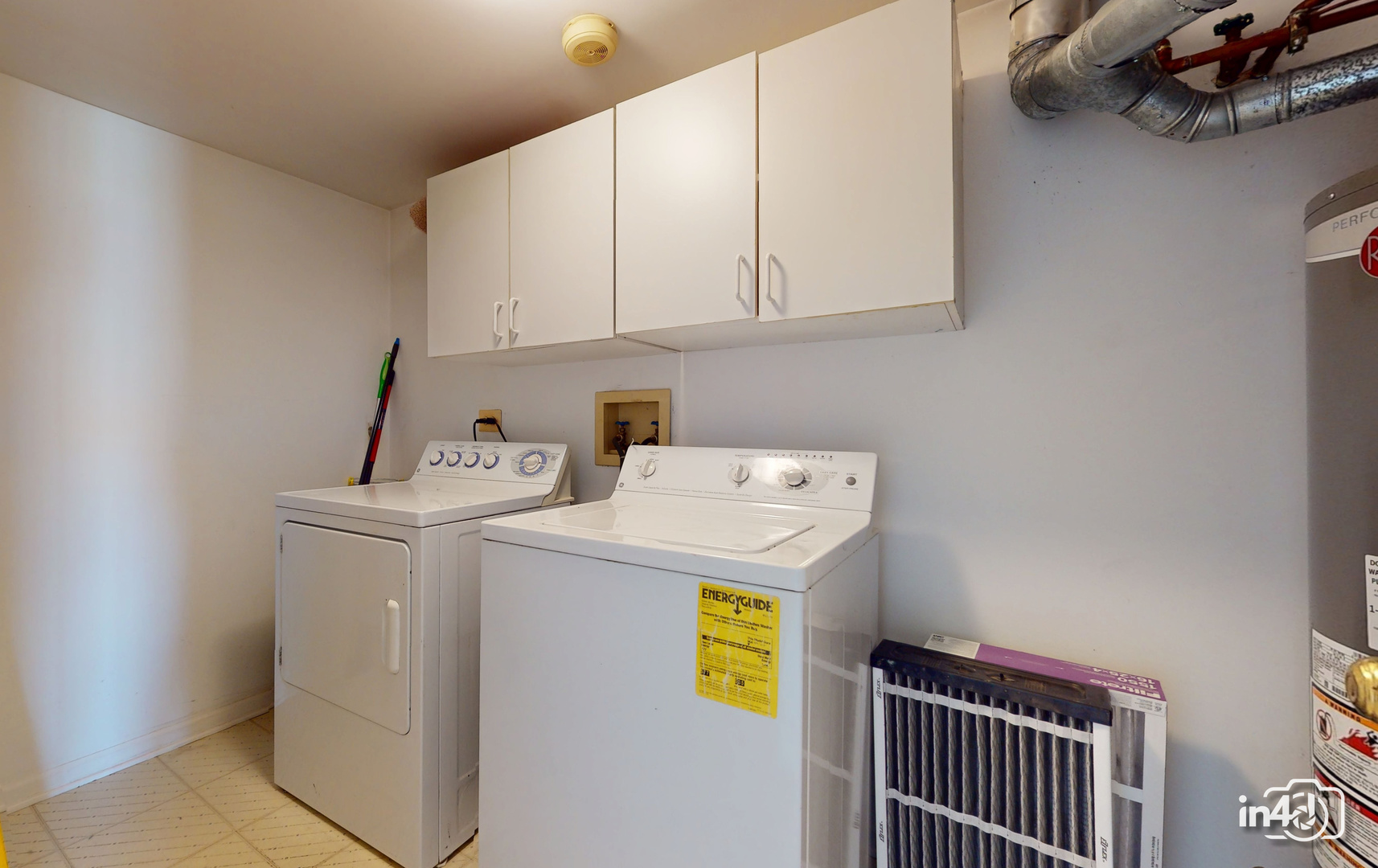 2450 Raleigh Court #2, Schaumburg, IL 60193