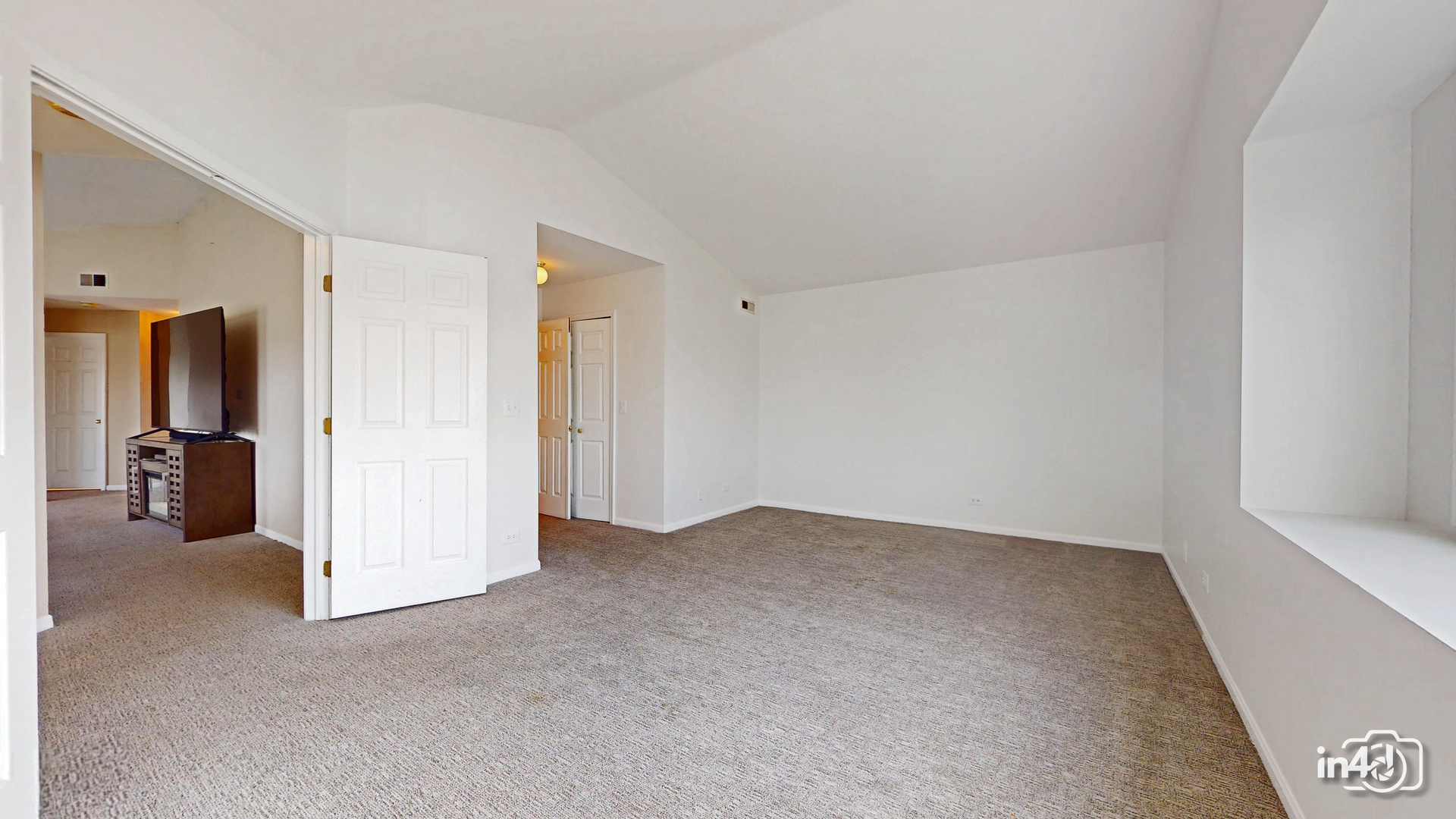 2450 Raleigh Court #2, Schaumburg, IL 60193