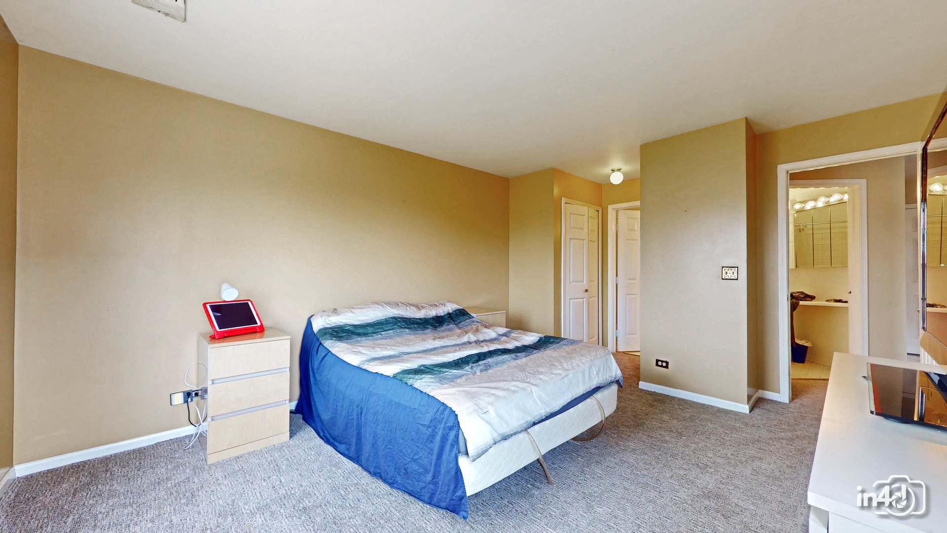 2450 Raleigh Court #2, Schaumburg, IL 60193