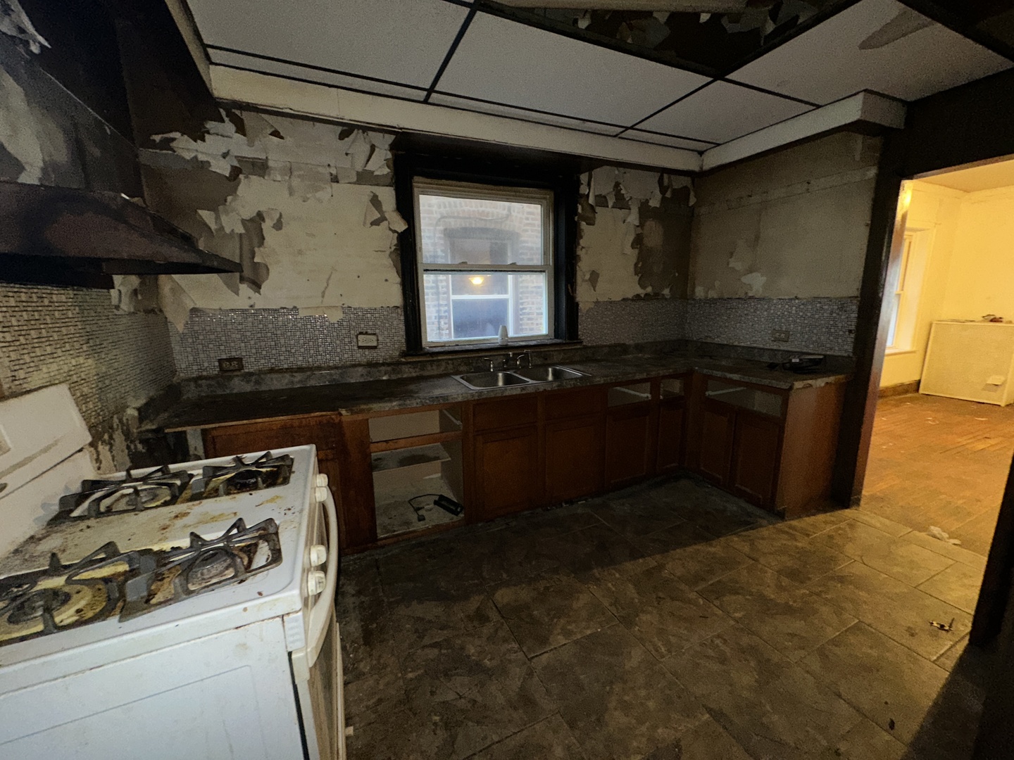 8039 S Ingleside Avenue, Chicago, IL 60619