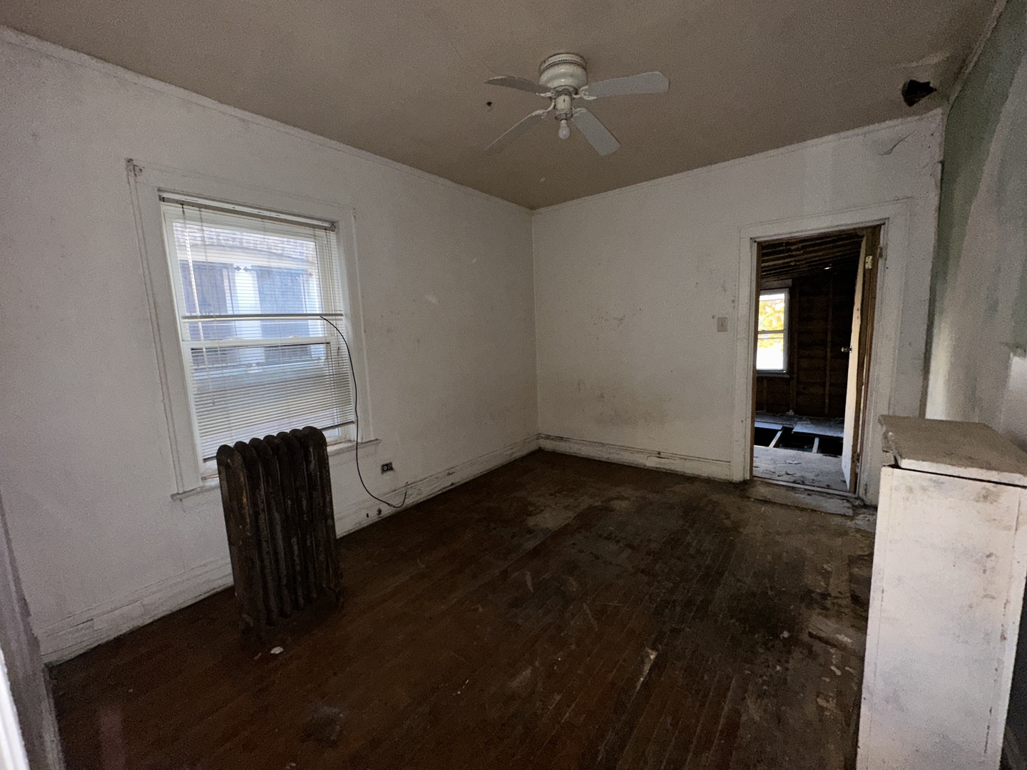 8039 S Ingleside Avenue, Chicago, IL 60619