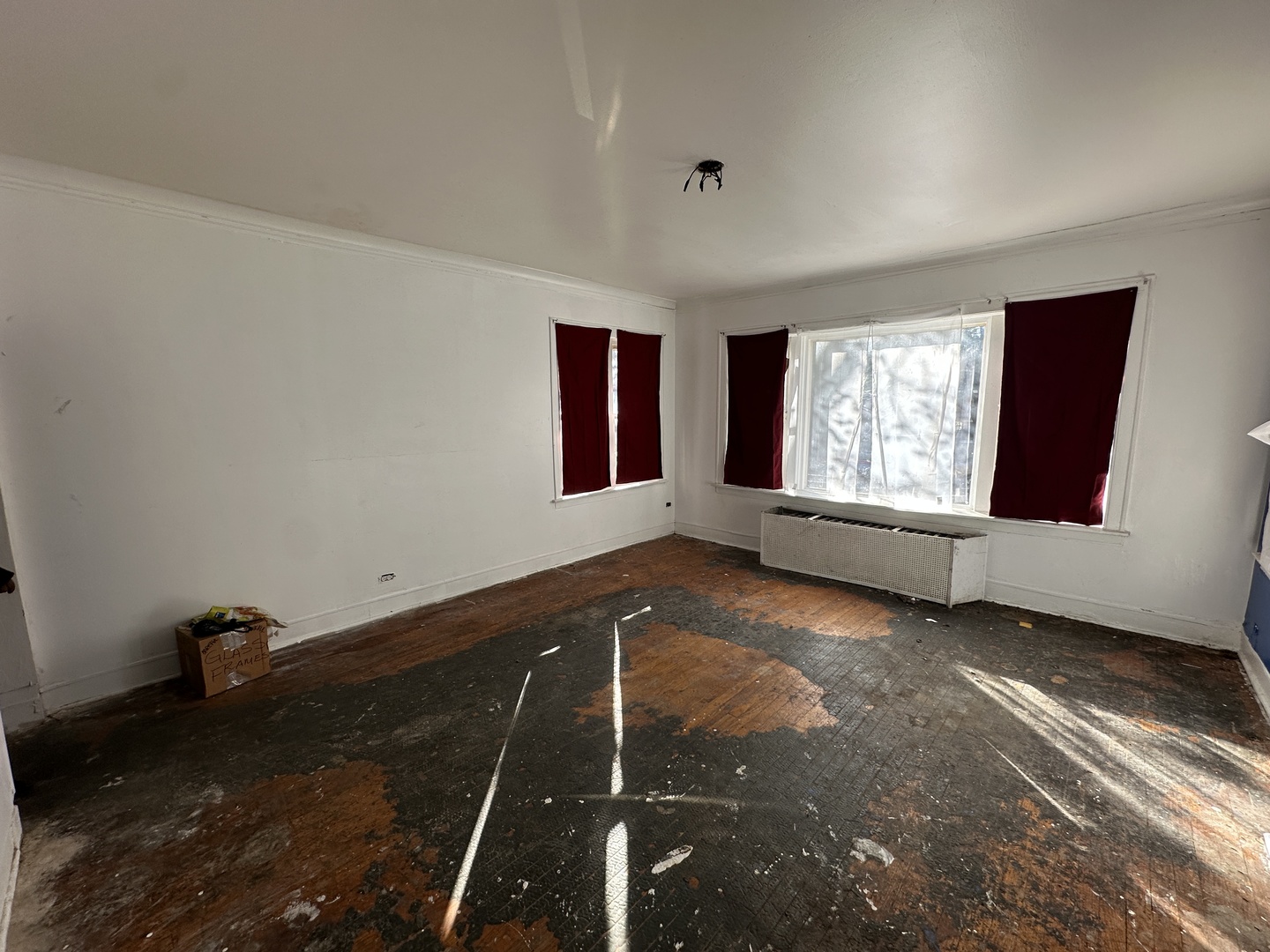 8039 S Ingleside Avenue, Chicago, IL 60619