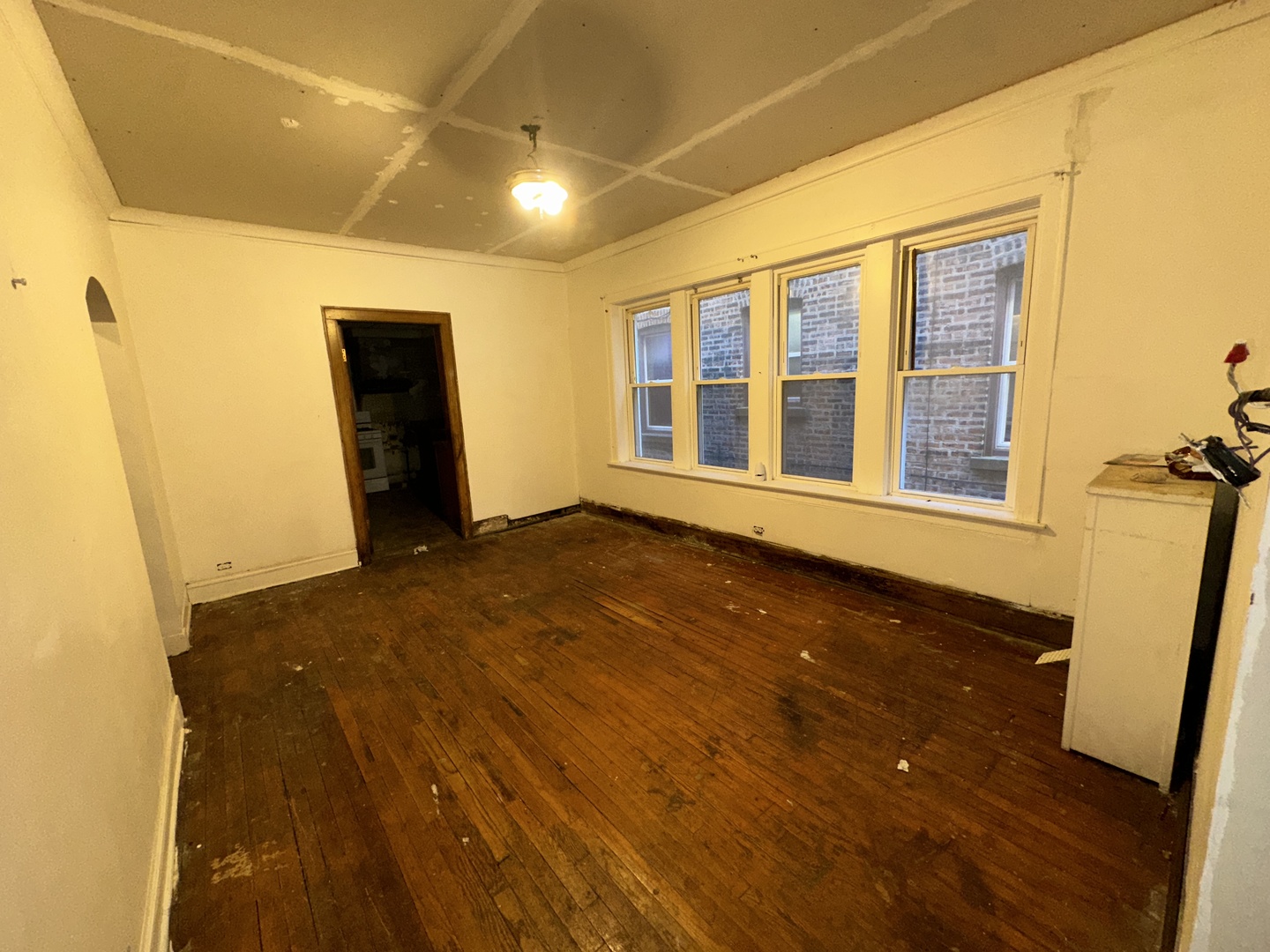 8039 S Ingleside Avenue, Chicago, IL 60619