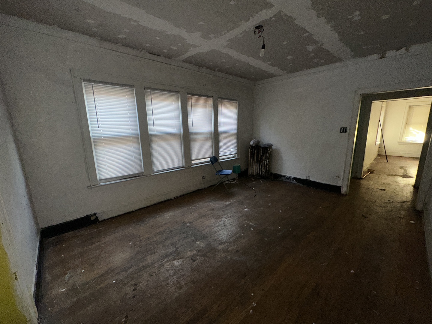 8039 S Ingleside Avenue, Chicago, IL 60619