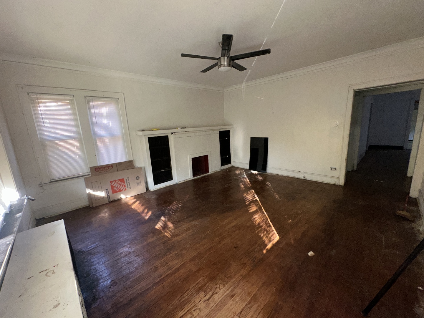 8039 S Ingleside Avenue, Chicago, IL 60619