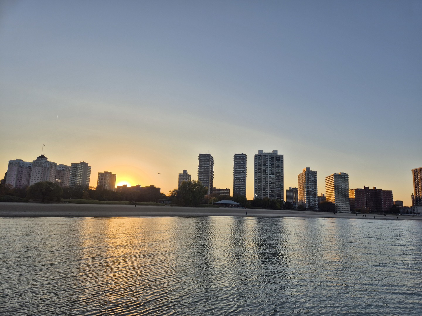 5757 N Sheridan Road #3J, Chicago, IL 60660